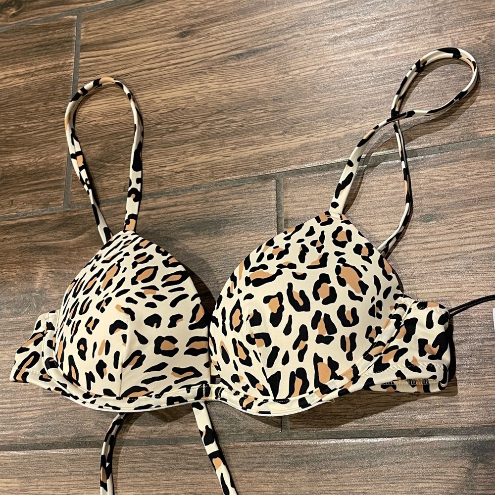 NWT Shade and Shore bikini top
